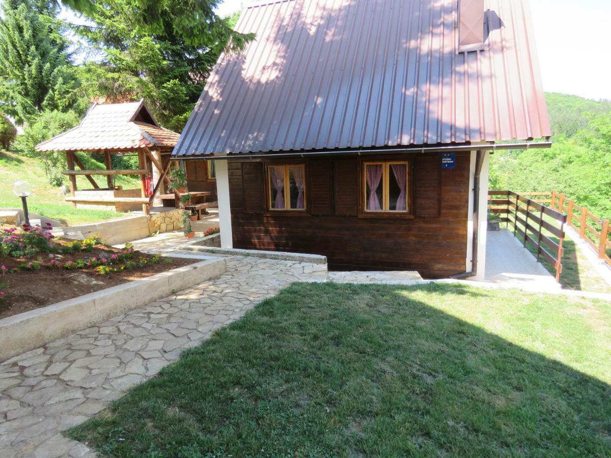 Guesthouse Stefanac Otočac Eksteriør billede