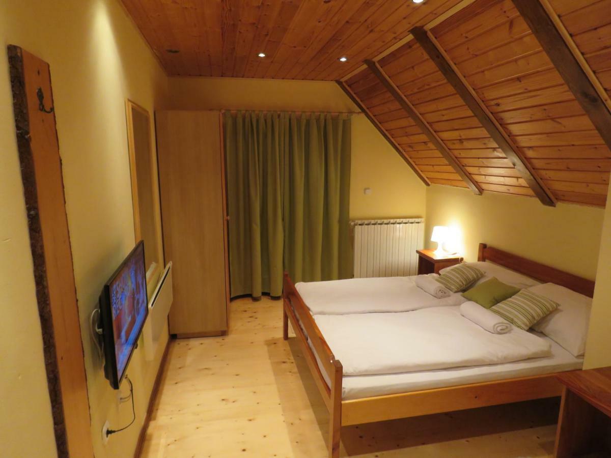 Guesthouse Stefanac Otočac Eksteriør billede