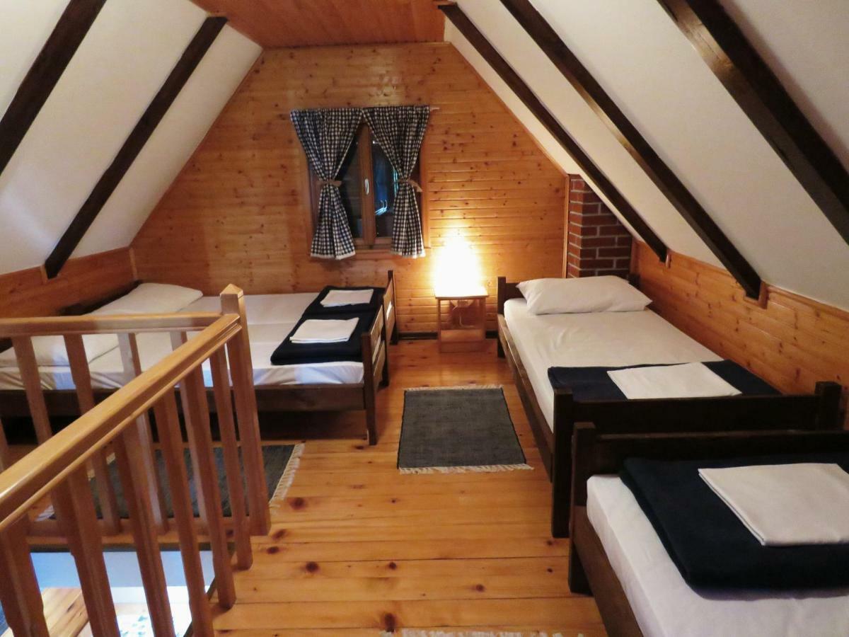 Guesthouse Stefanac Otočac Eksteriør billede